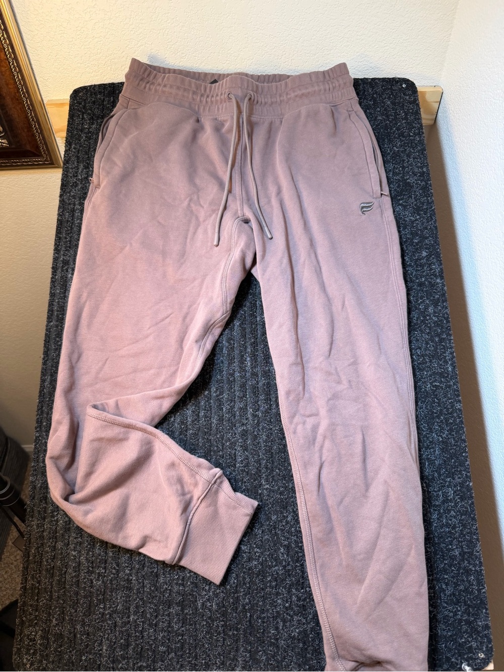 Men's Dusty Rose Jogger Sweatpants Fabletics
